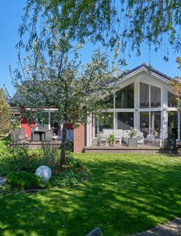 Wohnen am Wasser - Exklusives Anwesen mit Nebengebäude, Spa-Bereich und Bootshaus - Hohen Neuendorf