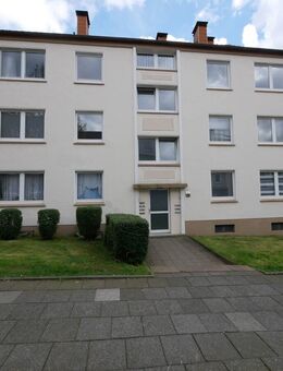 Frisch gestrichene, gut aufgeteilte 3,5-Zimmer-Wohnung mit Balkon in zentraler Lage sucht Nachmieter - Recklinghausen
