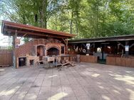 Reizvolles 2FH mit Außengrill, 3 Schwedenöfen, Nebengebäuden, Adventuregarten, Teich & PKW-Plätzen - Selb