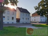 Ideal für Familie, 2 Generationen, Vermietung - Zweifamilienhaus mit Innenhof, Werkstatt + Garage - Schönebeck (Elbe)