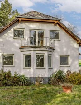 Vielseitig nutzbar: 2 EFHs, parkähnlichem Garten und Baugrundstück - Unkel