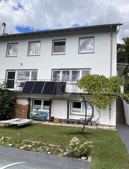 TRAUMHAFTER BLICK IN SÜDHANGLAGE MIT POOL - Neuenbürg