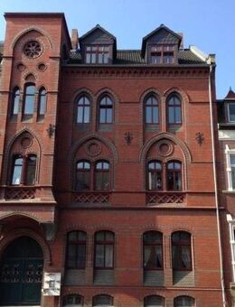Sehr schöne 1,5 Raum Altbau Wohnung mit Einbauküche - Bernburg (Saale)