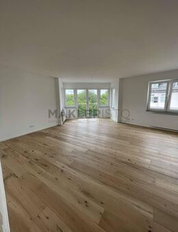 **Modernisierte 3-Zi.-Wohnung mit Aufzug & Stellplatz in der Südvorstadt** - Leipzig