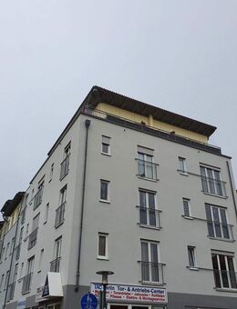 2 Zimmer Wohnung in Hönow Hoppegarten bei Berlin mit großer Dachterrasse / EBK / Tiefgarage - Hoppegarten