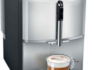 SIEMENS Kaffeevollautomat EQ300 TF303E01, viele Kaffeespezialitäten, OneTouch-Funktion, benutzerfreundliches Display, Keramikmahlwerk, daylight silber