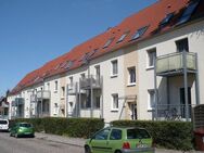 Ruhig gelegene 2,5-Raumwohnung mit Tageslicht-Bad im Dachgeschoss - Magdeburg