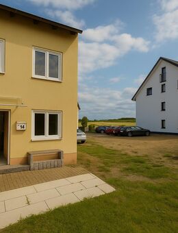 Moderne Doppelhaushälfte in Feldrandlage mit Wärmepumpe & Solaranlage - sofort bezugsfrei! - Usingen