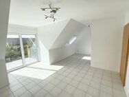 Komfortable, lichtdurchflutete, gepflegte 2-Raum-DG-Wohnung in exklusiver Lage in Bübingen - Saarbrücken