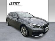 BMW 120 d xDrive Lim. Sport Line A.+AHK+PANODACH+HUD+HIFI - Kronach