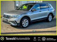 VW Tiguan, 2.0 TDI Allspace Life 7S, Jahr 2023 - Erlangen