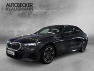 BMW 520, d AUTOMATIK M SPORT 19 LC PLUS, Jahr 2023 - Krefeld