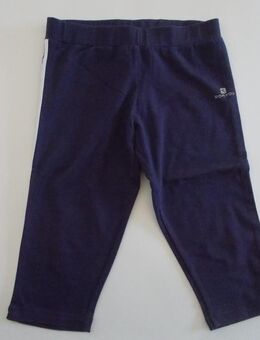 Sport Hose für Mädchen Marke Domyos Lila Gr. 125-132 zu verkaufen. - Bielefeld