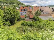 Sonniges Baugrundstück mit Blick auf den Schloßfelsen - vorteilhafte 2. Reihe - Albstadt