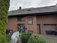 Sehr ruhig gelegenes Einfamilienhaus mit Wintergarten, Sauna und Garage in Warburg - Warburg (Hansestadt)