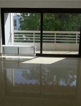 Schönes WOHNEN/HOMEOFFICE in Rhein Nähe mit großem sonnigen Balkon! - Düsseldorf