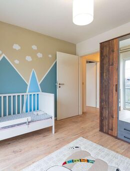 Moderne und helle zweigeschossige 4 Zimmer Wohnung bietet Raum und Platz - Oberderdingen