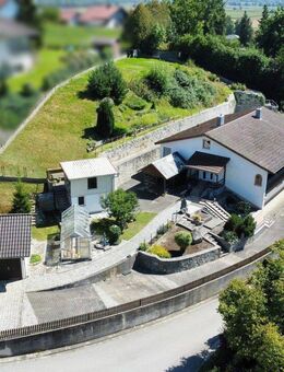 Großes Einfamilienhaus mit idyllischem Garten in ruhiger Siedlungslage - Eichendorf