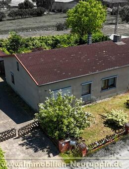 Großzügiges und ebenerdiges Wohnhaus mit großer Doppelgarage unweit von Rheinberg auf über 1300m² ! - Rheinsberg