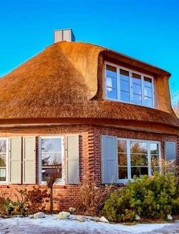Individuelles Rundbau Einzelhaus mit Pool in Weststrandnähe - Sylt