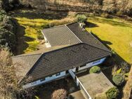 Wohnen, wo(von) andere Träumen - Bungalow mit Schwimmhalle auf traumhaftem, parkähnlichem Grundstück in ruhiger Waldr... - Leverkusen