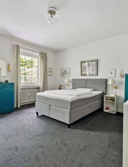 Großzügige 4-Zimmer-Wohnung mit Balkon und TG-Stellplatz im Düsseldorfer Zooviertel - Düsseldorf