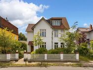 Villa mit drei Wohneinheiten im stilsicheren kernsanierten Zustand - Hamburg