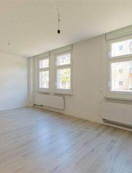 * 2 Monat Kaltmietfrei* barrierefreies Wohnen mit bodengleicher Dusche + Südbalkon mit eigenem Hauszugang! - Chemnitz