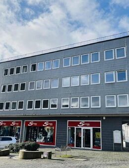 Gepflegte 4-Zimmerwohnung mit Aufzug, Balkon und PKW-Stellplatz im Herzen von Gummersbach! - Gummersbach