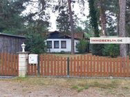 IMMOBERLIN.DE - Ideales Baugrundstück mit Bungalow in Wald- & Seenähe - Königs Wusterhausen