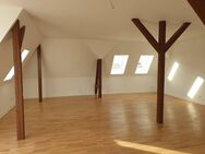 **lichtdurchflutete Dachgeschosswohnung** - 4 Raum Wohnung mit zwei Balkonen - Leipzig