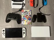 Nintendo Switch OLED inkl. Pro Controller, Joy Cons u. Spiel - Haltern (See)