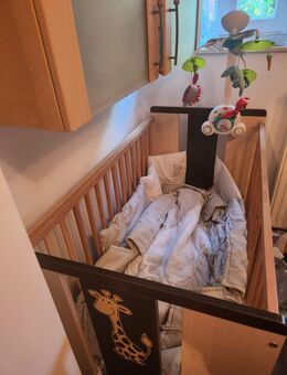 Baby bett wickelkomode bettumrandung und mobile - Badbergen
