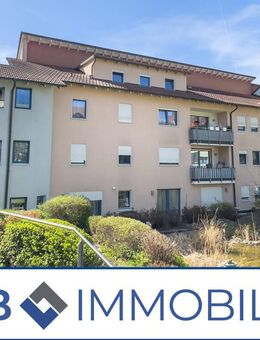 Helle 4-Zimmer-Wohnung mit Dachterrasse, Balkon, Einbauküche und Stellplatz in gepflegter Anlage - Coburg