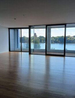 Traumhafte, frisch renovierte Neubauwohnung mit Blick auf die Havel - Potsdam