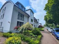 Attraktive 2-Zimmer-Wohnung mit Balkon und Tiefgaragenstellplatz direkt am Rosarium - Uetersen