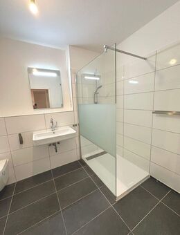 4 - Zimmerwohnung im 1. Obergeschoss / Gäste-WC / Kellerraum / PKW-Stellplatz / ohne Balkon - Konz