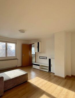 Dachgeschosswohnung mit Dachterrasse in begehrter Halbhöhenlage von Esslingen - Esslingen (Neckar)