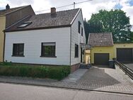 Schnuckeliges Häuschen mit Garten, Einbauküche und großer Garage in Hilbringen - Merzig