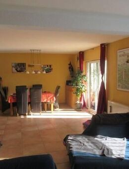 OBERURSEL-TOPZUSTAND: ATTRAKTIVES REIHENECKHAUS MIT 4-5 ZIMMERN AUF 472 QM GRUNDSTÜCK - Oberursel (Taunus)