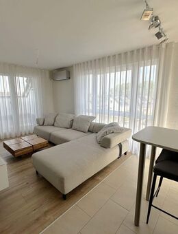 Top moderne 3 Zimmer DG-Wohnung mit 2 Dachterrassen, Aufzug & Einzelgarage! - Langenfeld (Rheinland)