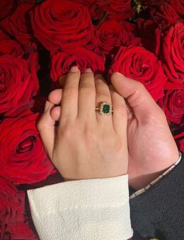 18 Karat Gelbgold Smaragd Ring mit 14 Diamanten - Mönchengladbach