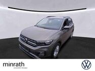 VW T-Cross, 1.0 TSI Life KlimaA, Jahr 2020 - Duisburg