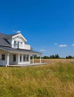 NEUBAU - ERSTBEZUG! Schwedenhaus mit Südbalkon & großem Grundstück in Garlstorf (Bleckede) - Bleckede