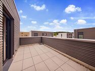Helles Reiheneckhaus im modernen Baustil mit Flachdach und Dachterrasse - Peißenberg