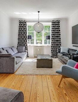 Altbau-Charme im Hochparterre mit Loggia und Gartenidylle, fußläufig zur Waitzstraße - Hamburg