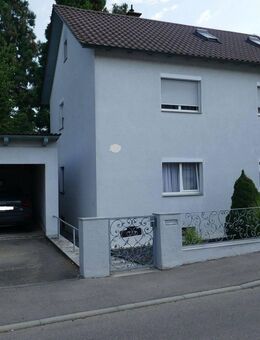 Schönes, renoviertes Doppelhaus mit 6,5 Zimmer, 130 m² Wohnfläche in 74321 Bietigheim-BISSINGEN - Bietigheim-Bissingen