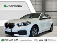 BMW 118, i Advantage digitales Mehrzonenklima Fahrerprofil, Jahr 2021 - Wölfersheim