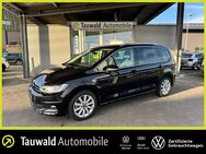 VW Touran, 1.5 TSI Highline 7-S IQ TOP, Jahr 2024 - Erlangen