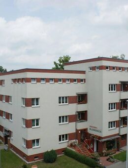 Frisch saniert - wunderschöne 3-Raum Wohnung mit Balkon im Altenburger Dichterviertel! - Altenburg